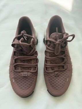 Nike Women's Smoky Mauve Metcon 6 Sneakers New